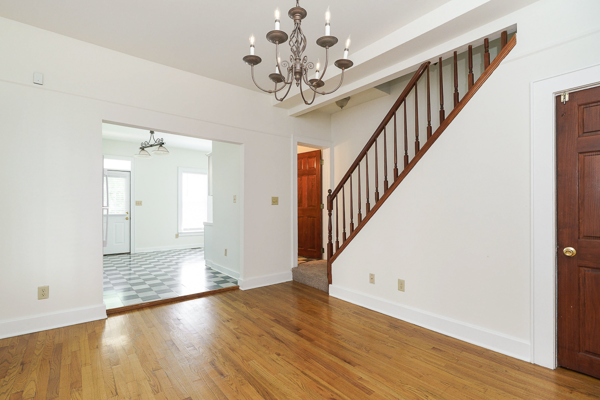688 Hamlet St-17