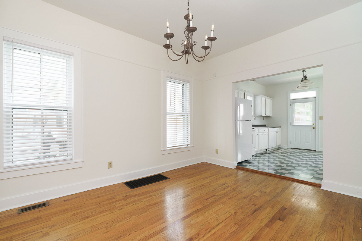 688 Hamlet St-18