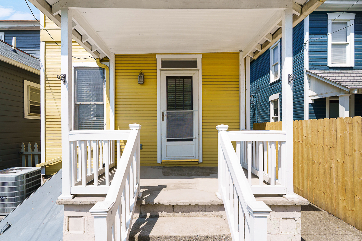 688 Hamlet St-7