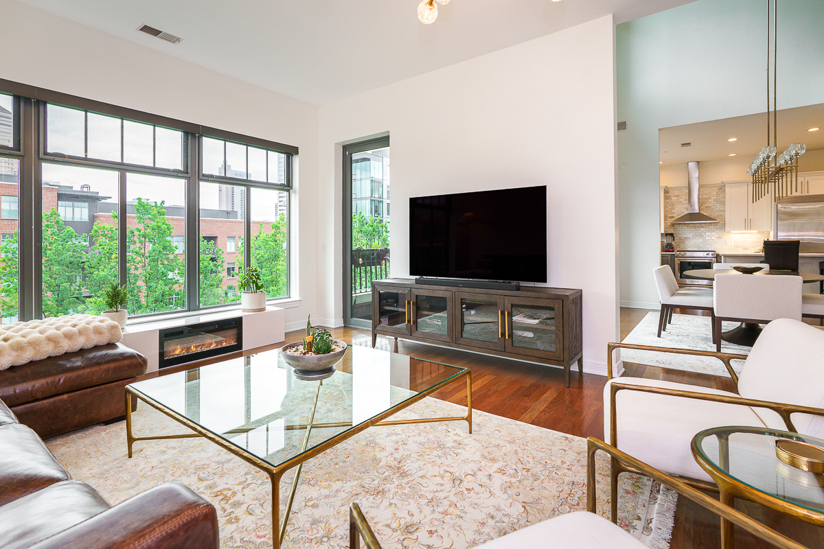 251 Daniel Burnham Sq-16