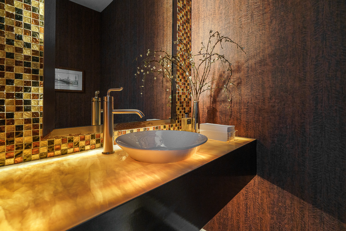 250 Daniel Burnham Sq #707-16