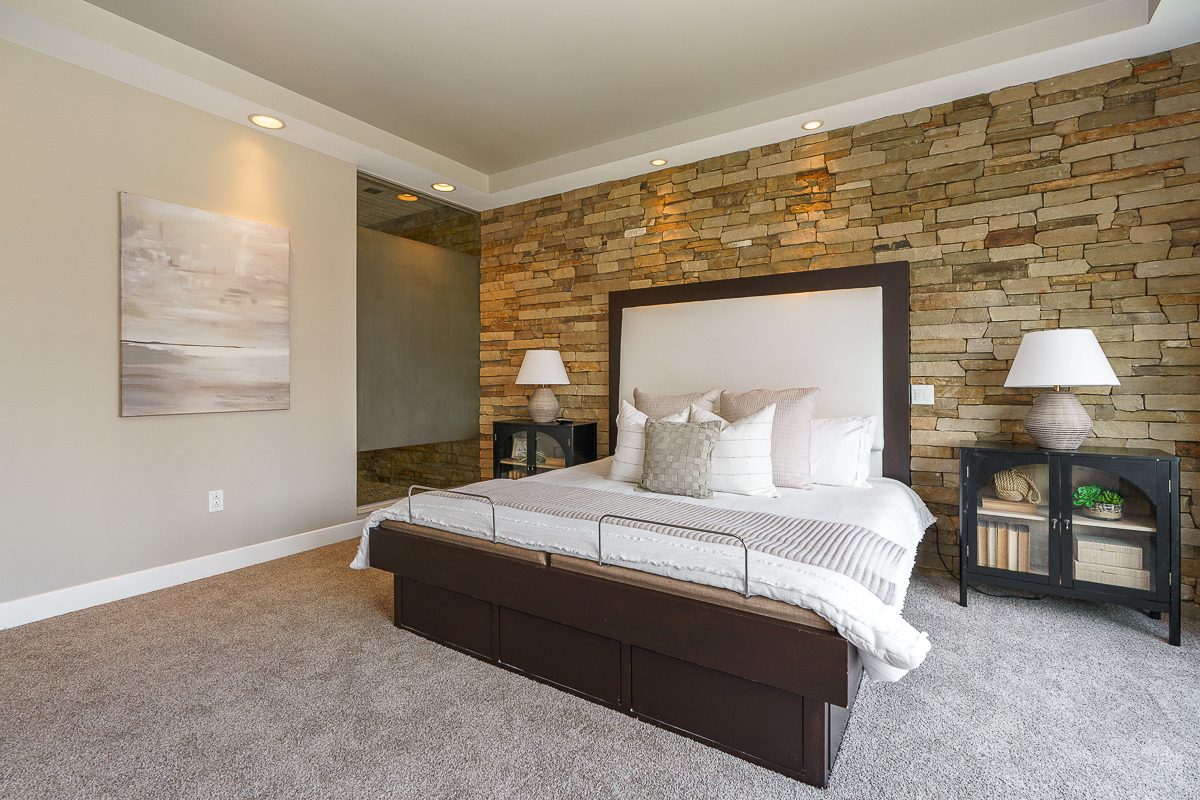 250 Daniel Burnham Sq #707-38