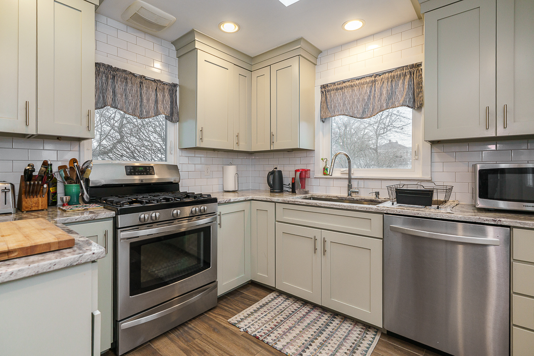 76 e Lakeview Ave-34