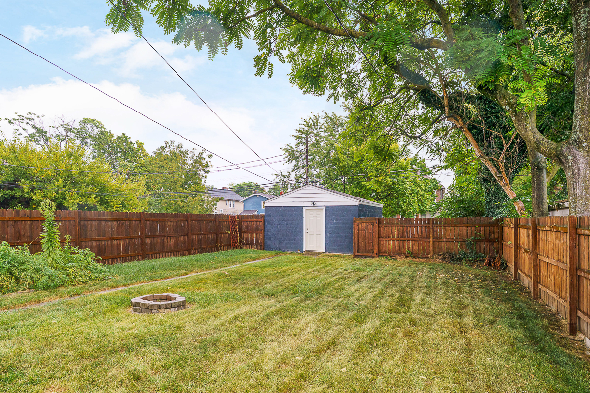 786 Ann St-10