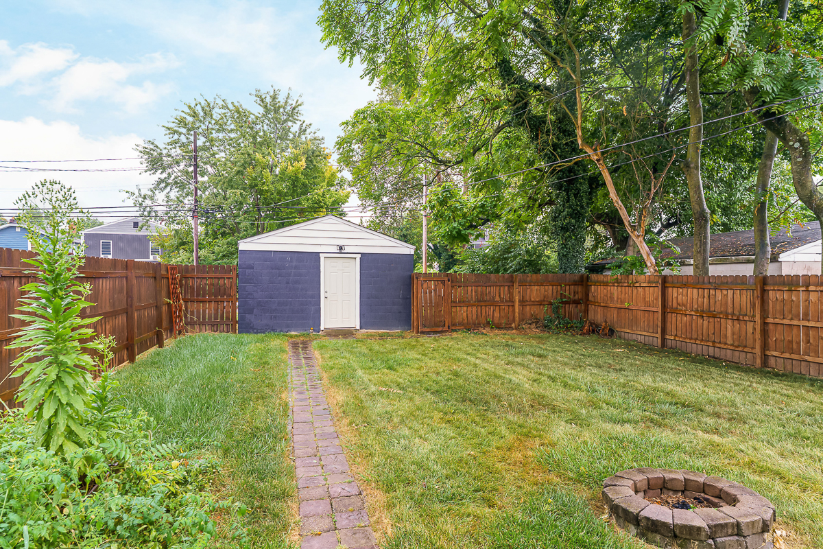 786 Ann St-11