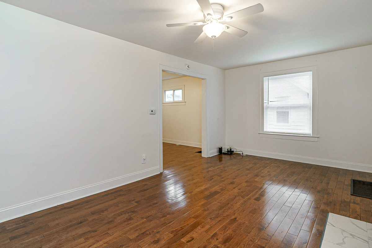 786 Ann St-12