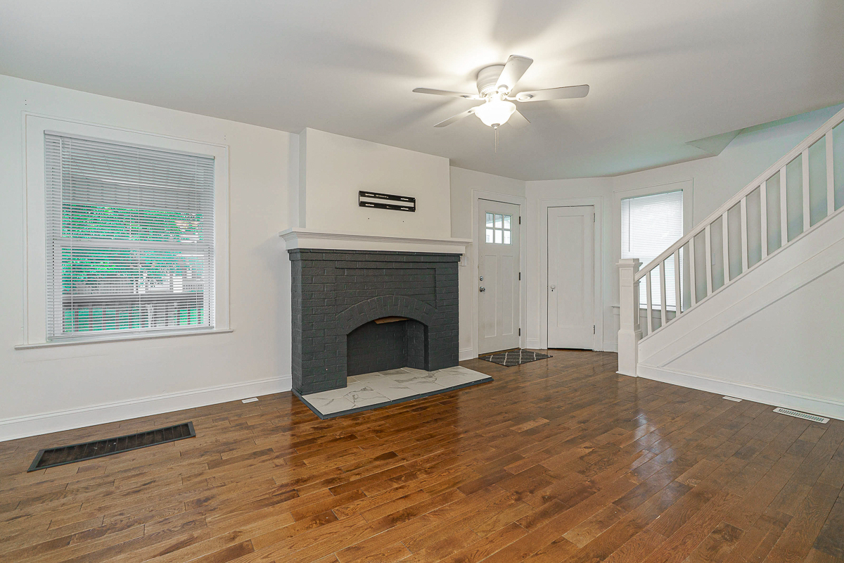 786 Ann St-14