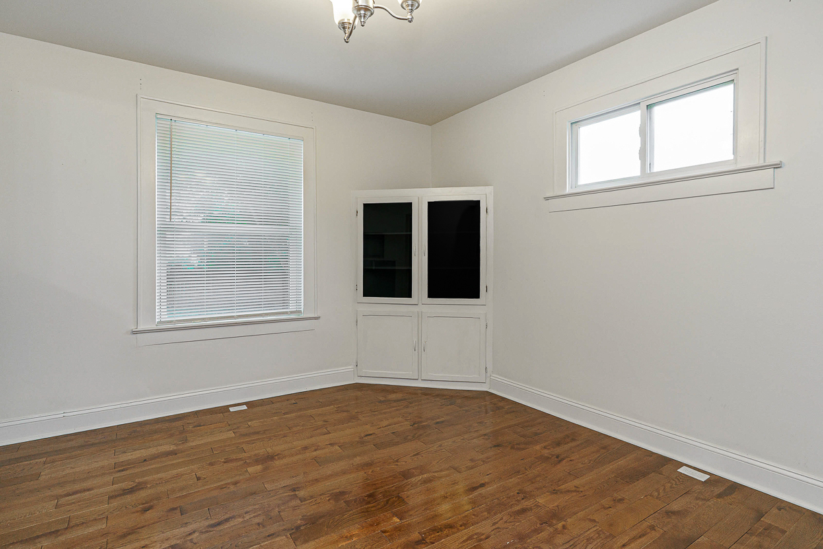 786 Ann St-16