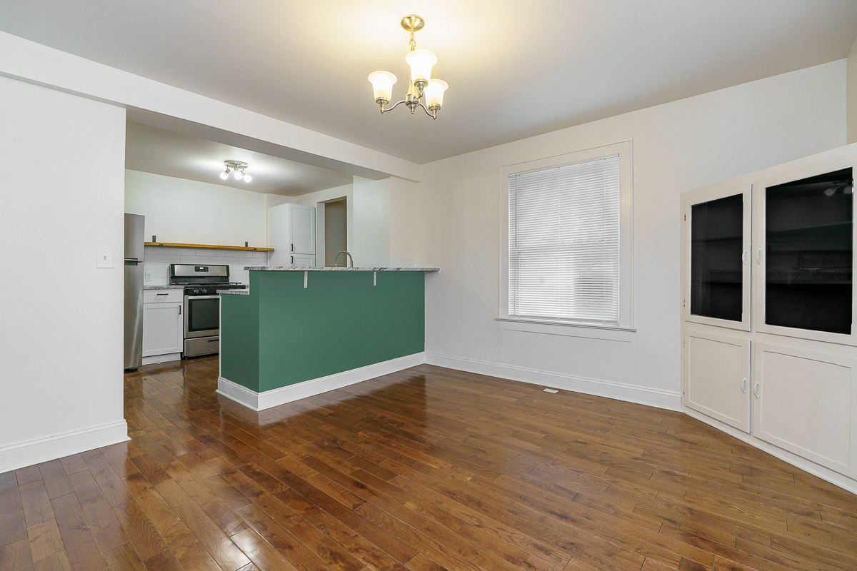 786 Ann St-18