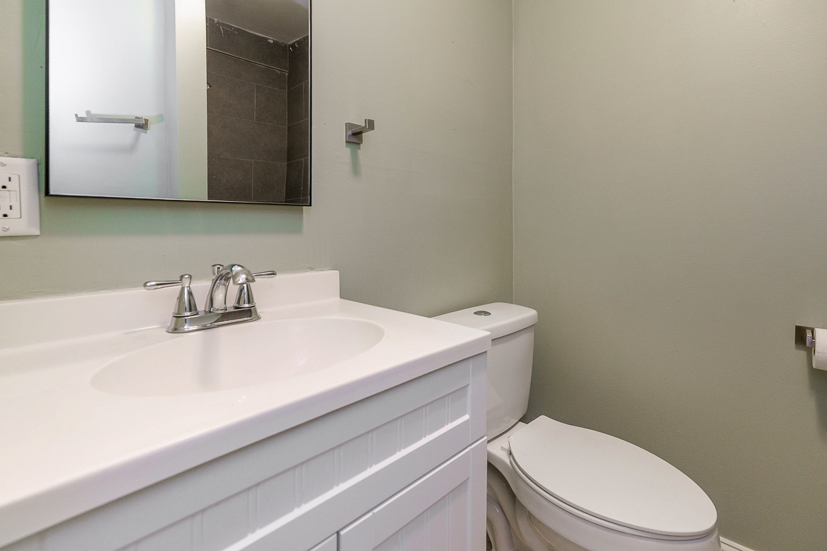 786 Ann St-25
