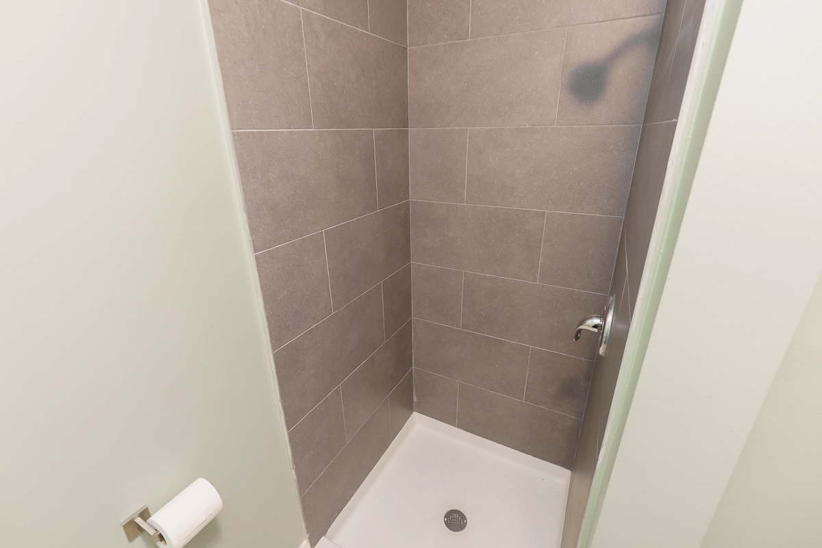 786 Ann St-26