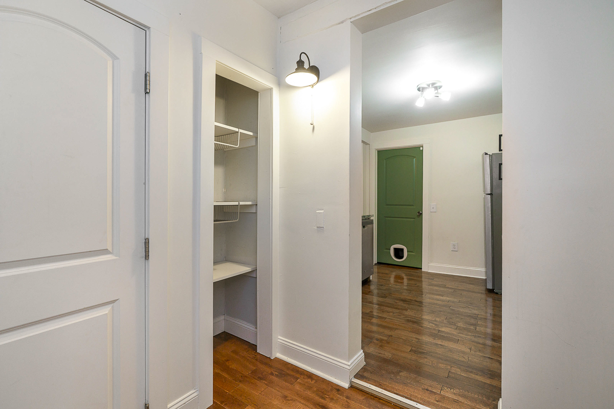 786 Ann St-27
