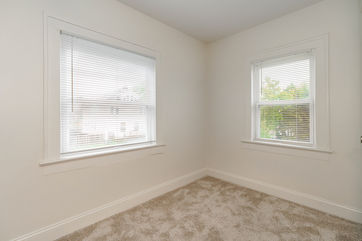 786 Ann St-29