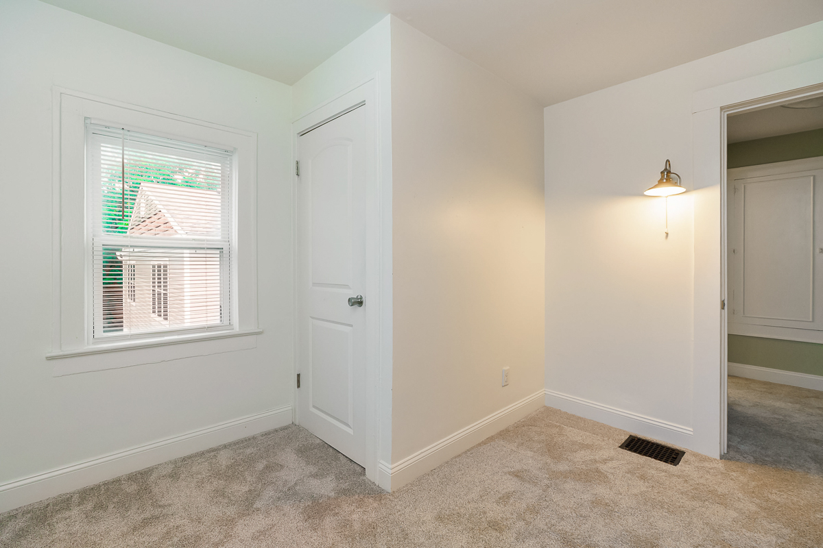 786 Ann St-30