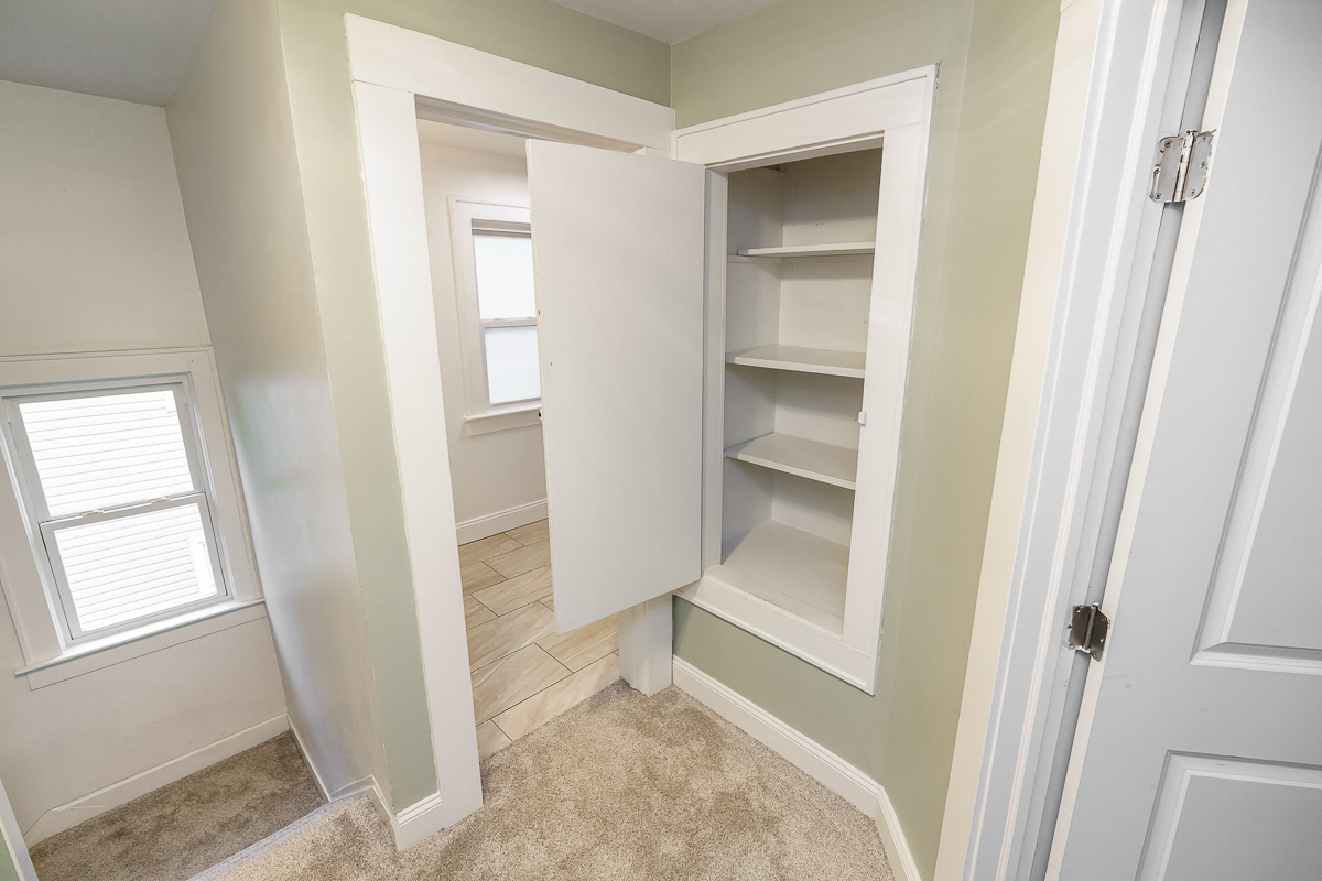 786 Ann St-31