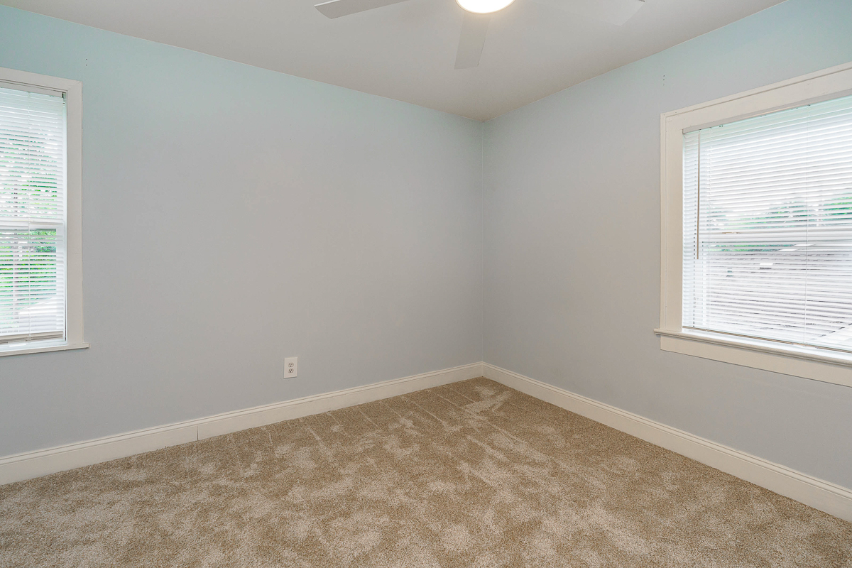 786 Ann St-34