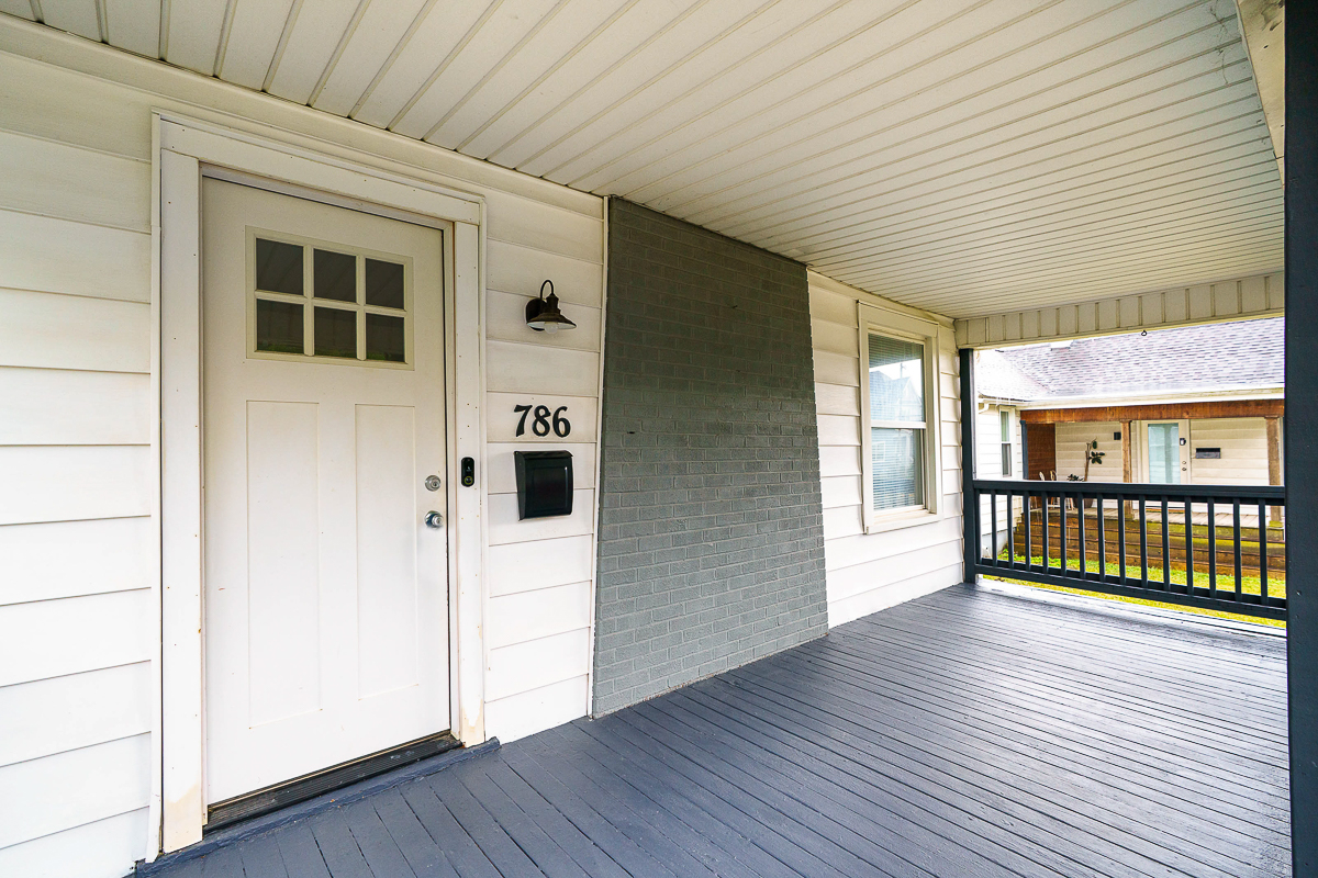 786 Ann St-7