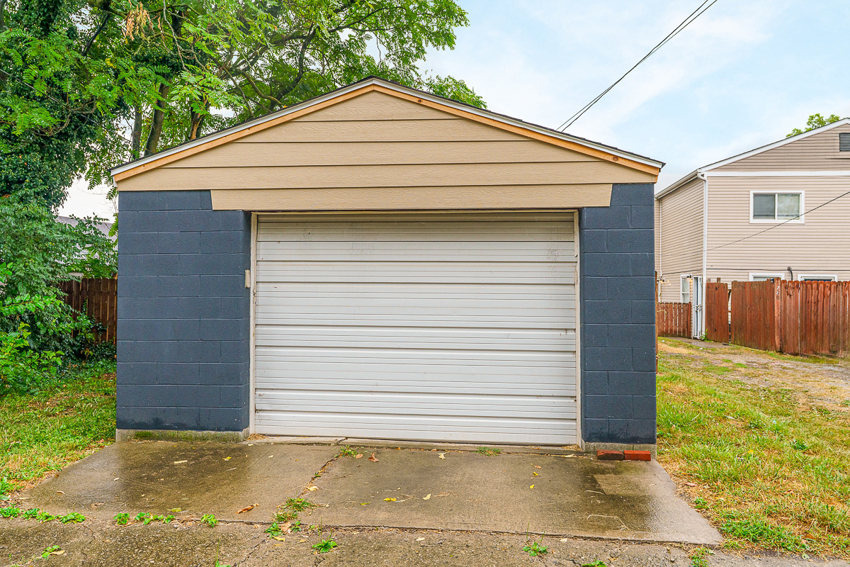 786 Ann St-8