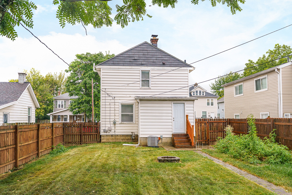 786 Ann St-9