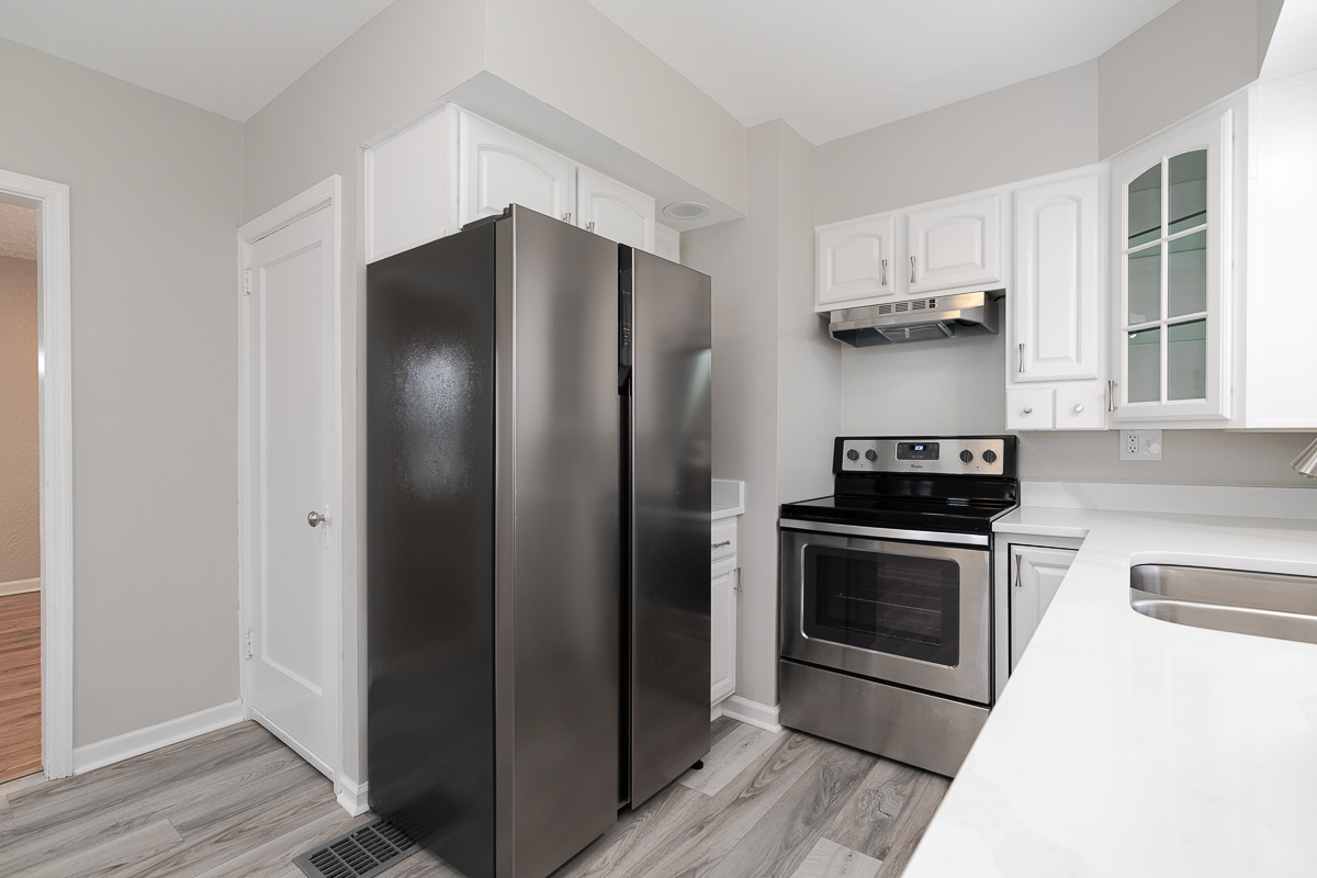 816 E. Melrose Ave -13