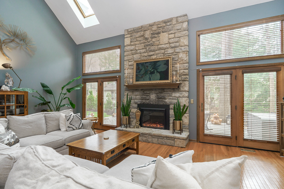 8176 Lake Bluff Ct-23