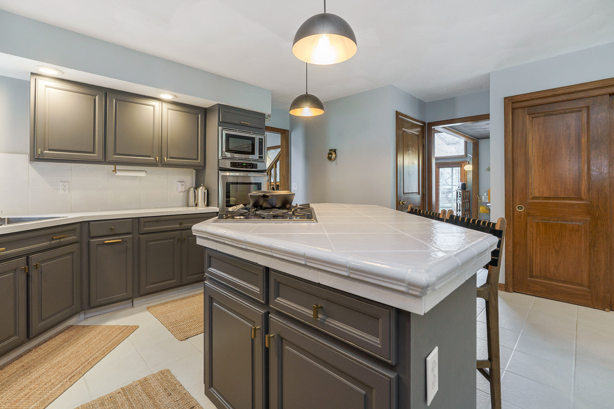 8176 Lake Bluff Ct-34