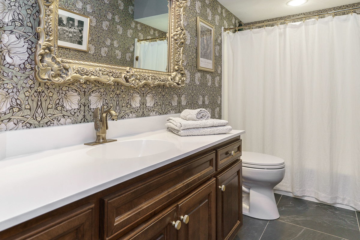 8176 Lake Bluff Ct-38