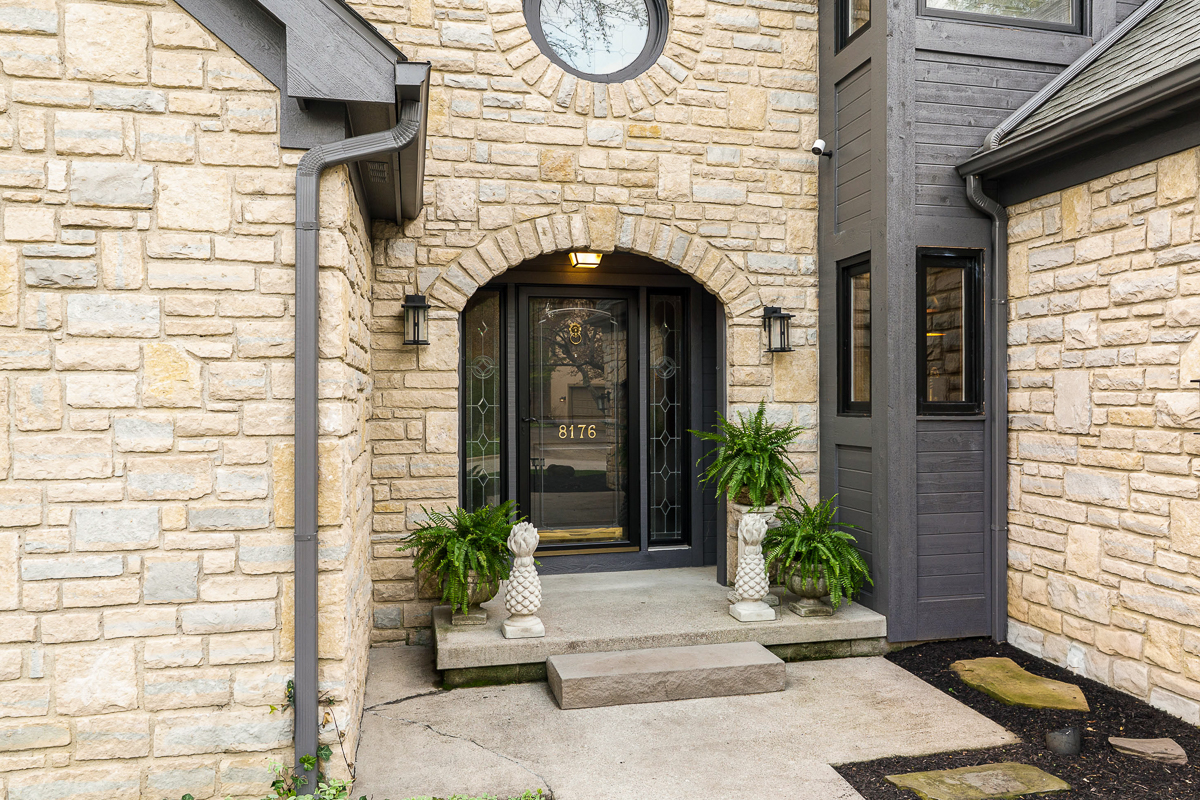 8176 Lake Bluff Ct-9