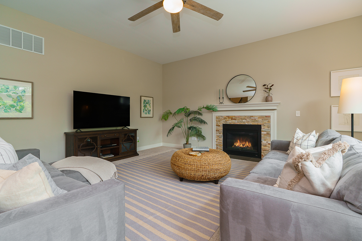 829 Pathlow Dr-32