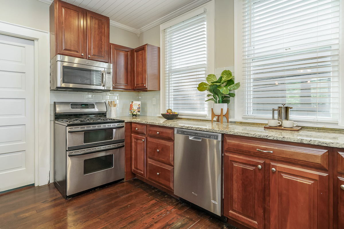 866 s Lazelle St-25