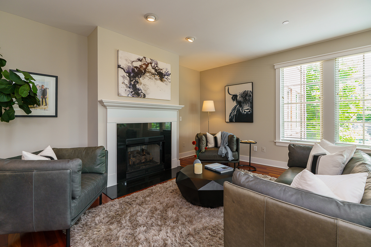 873 s Pearl St-16