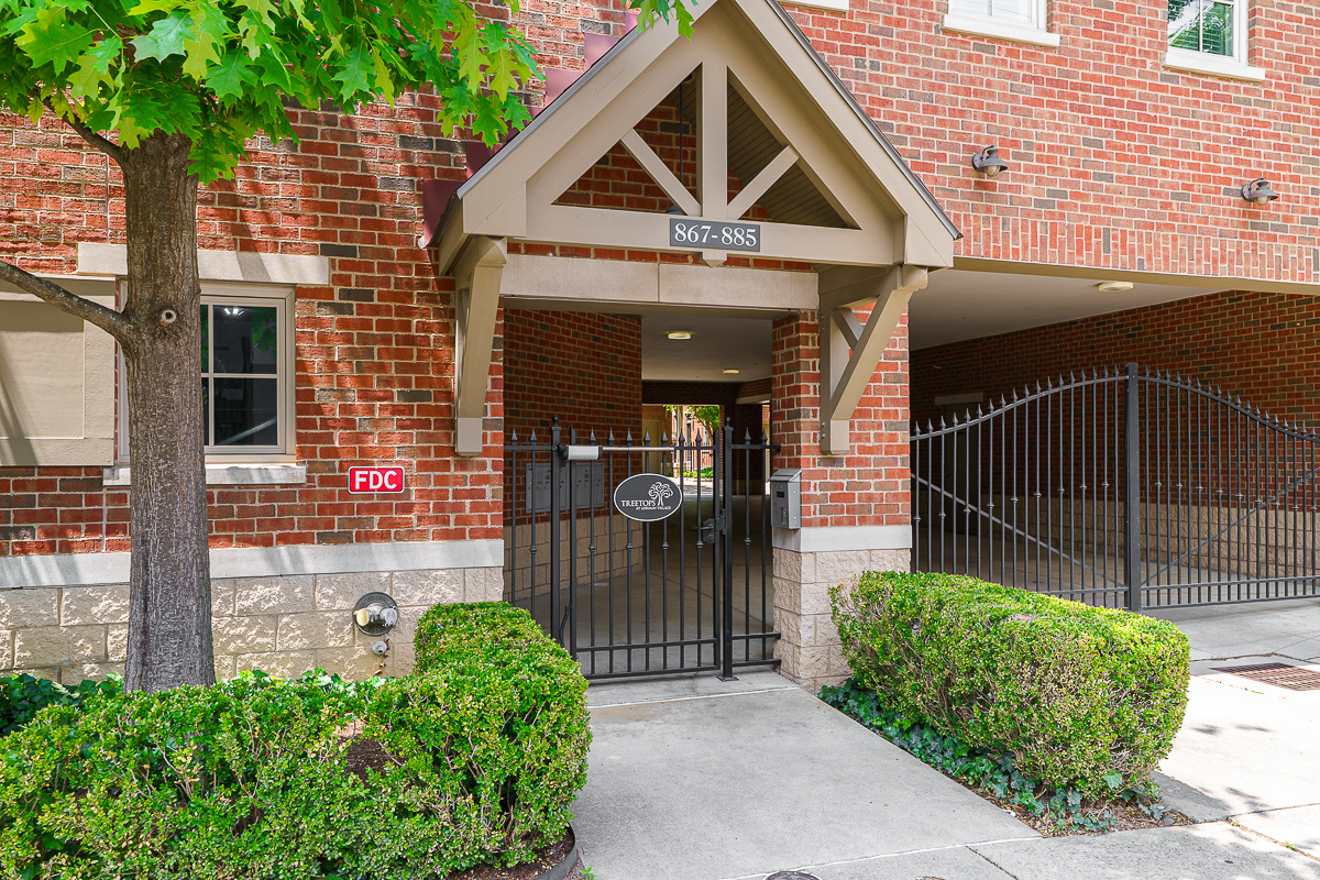 873 s Pearl St-3
