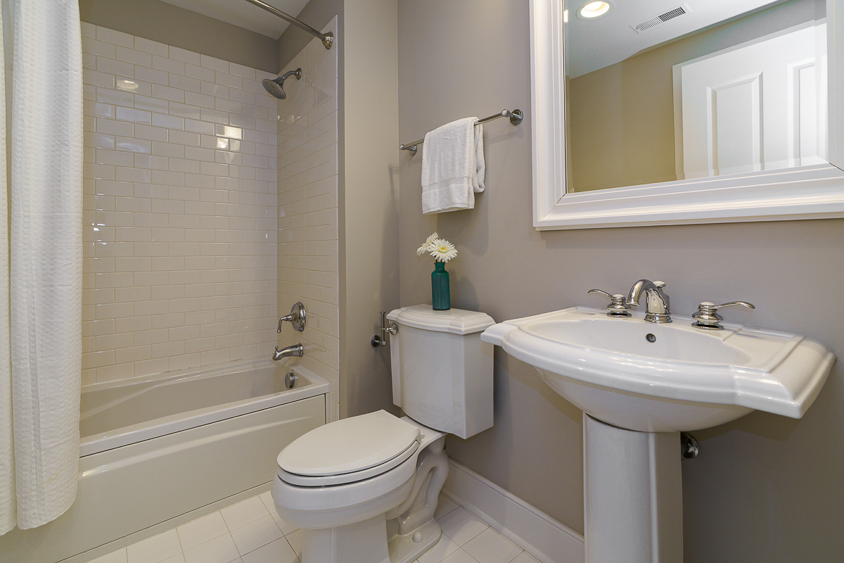 873 s Pearl St-31