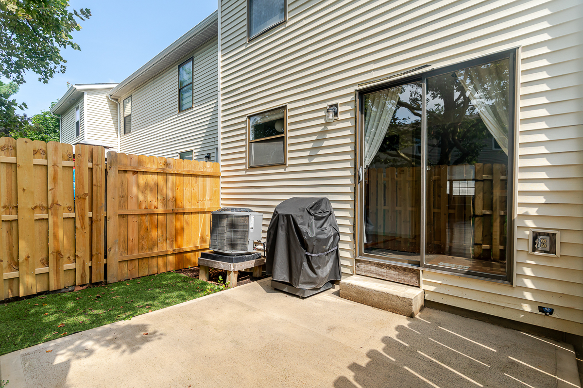 875 Soramill Ln-15