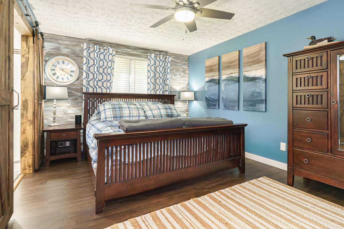 9825 Lynn's Rd-39