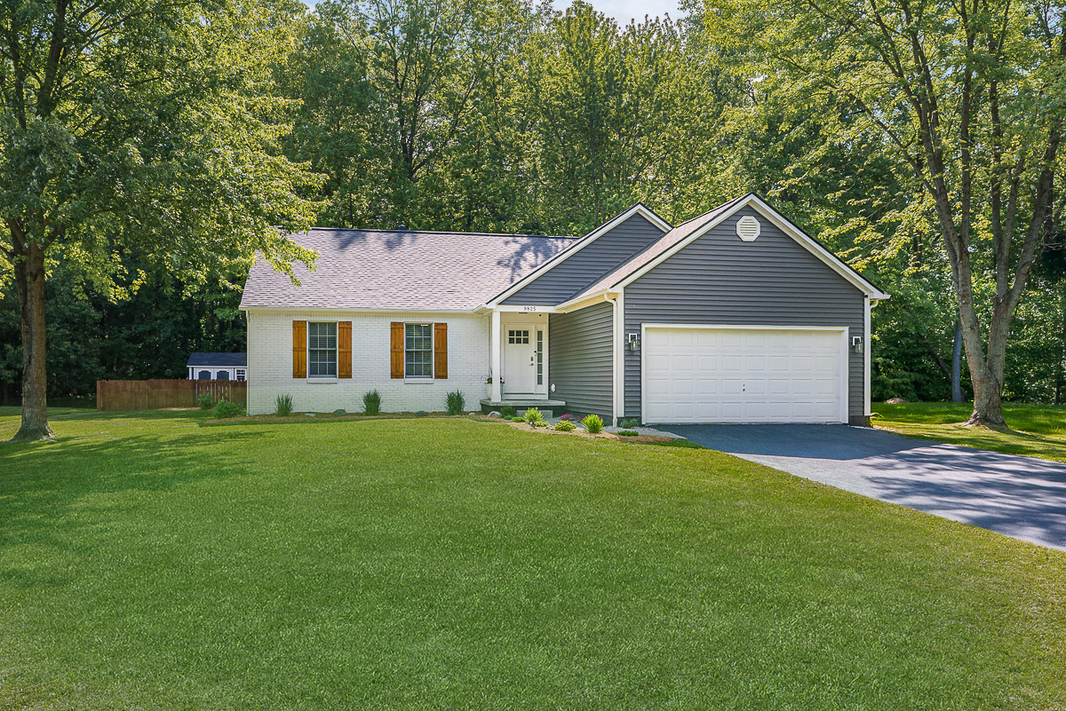 9825 Lynn's Rd-7