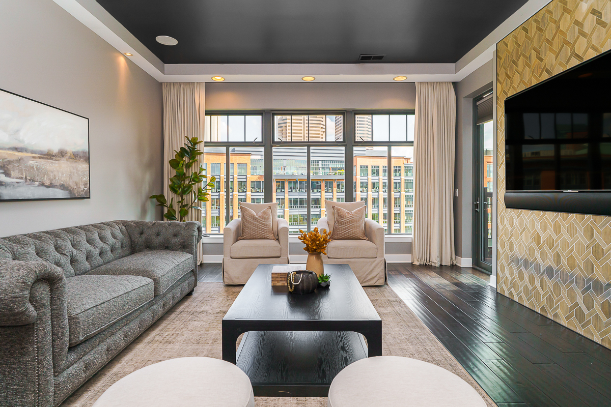 250 daniel burnham sq 707-----3