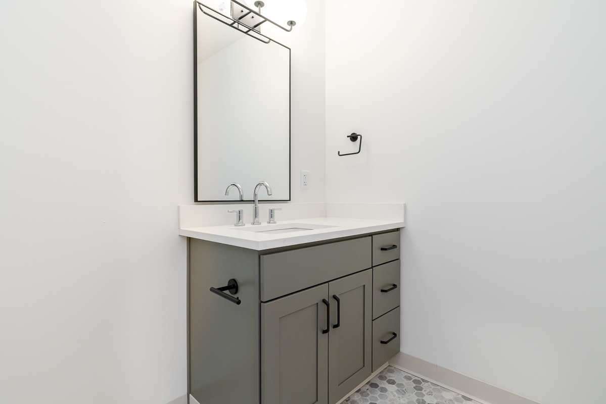 219 N Columbus St-19