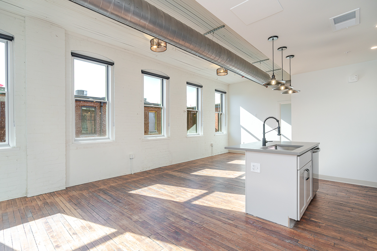 219 N Columbus St-23