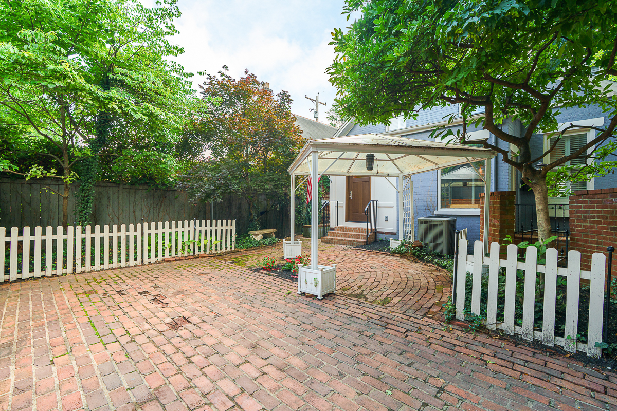 33 e Frankfort St-7