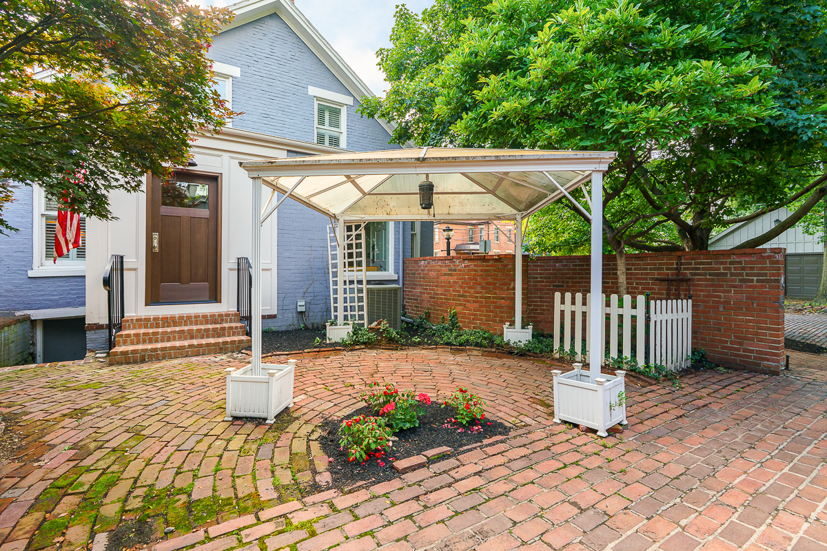 33 e Frankfort St-9