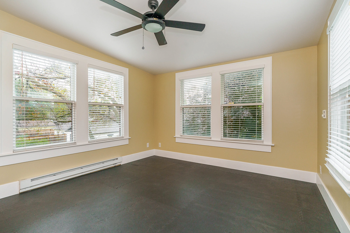 1833 Franklin Avenue-46