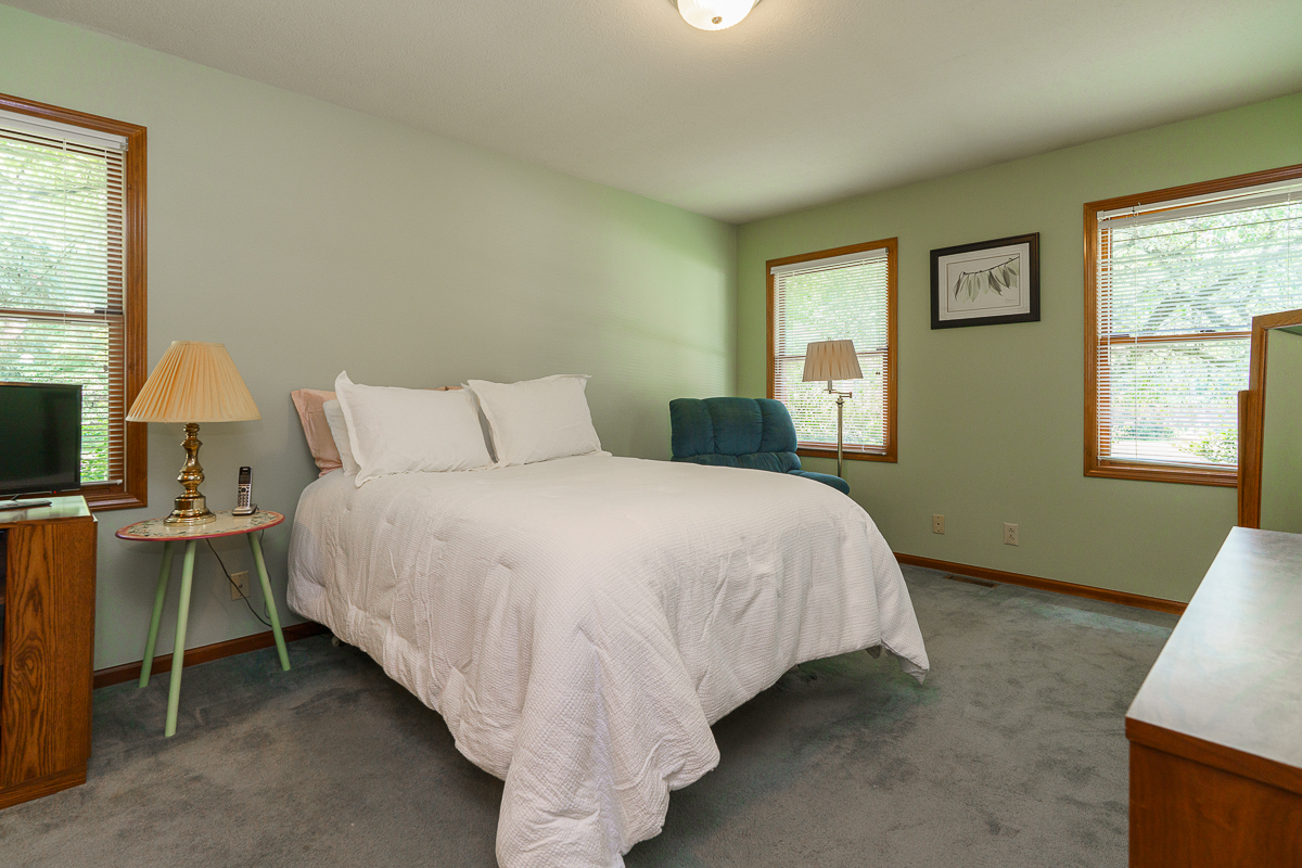 190 Hocking St BR-1
