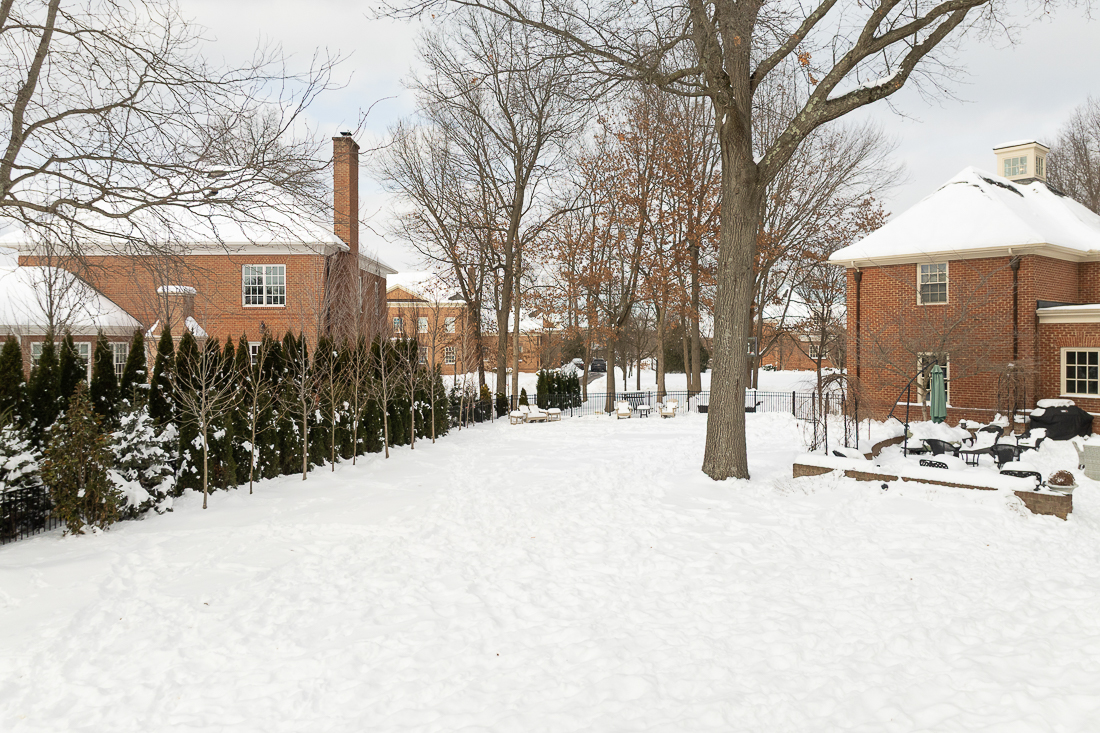 7286 Lambton Green N -18