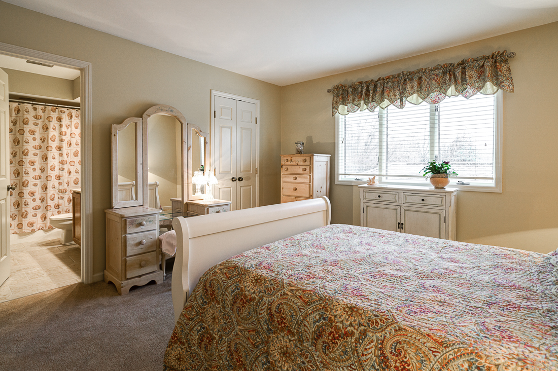 1114 Strathaven Dr North-31