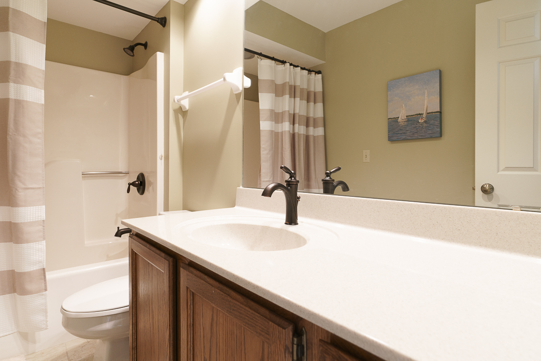 1114 Strathaven Dr North-32