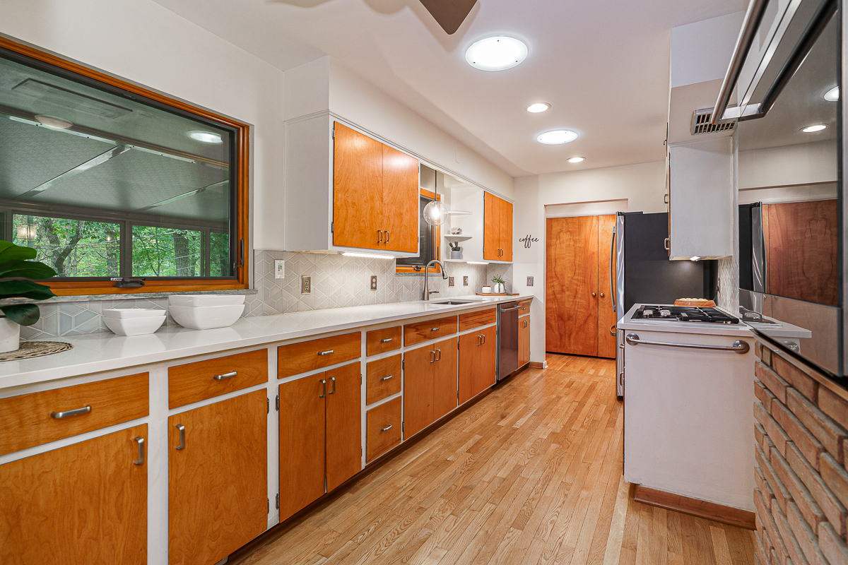 3965 Wynding Dr edit-12