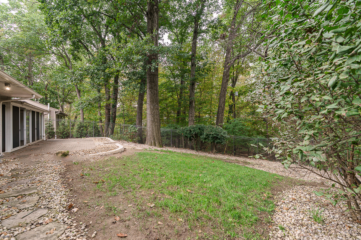 3965 Wynding Dr edit-21